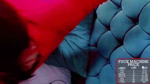 Snapshot of anne_julienne chatting on 10.25.25 online show from 10.25.25