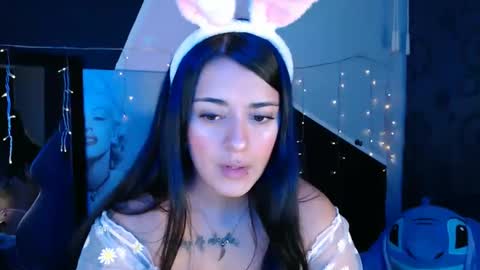 Snapshot of anne_lennon_ chatting on 09.15.25 Anne online show from 09.15.25