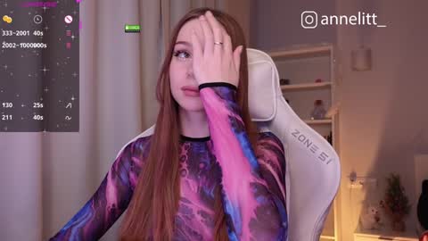 Snapshot of annelitt chatting on 12.22.24 annelitt online show from 12.22.24