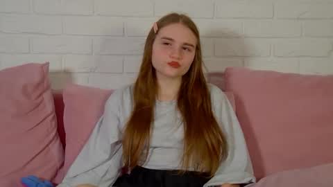 Snapshot of annetbennette chatting on 07.18.26 AnnetBennette online show from 07.18.26