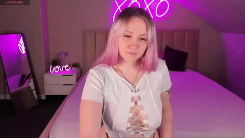 Joyce Howard online show from 04.15.26