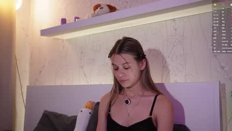 Snapshot of anneverity chatting on 10.19.25 Anne online show from 10.19.25