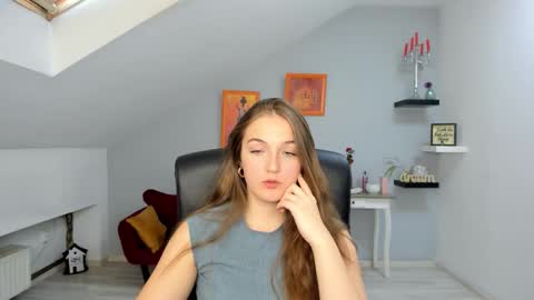 annewilsonn online show from 11.11.25