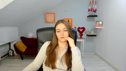 annewilsonn online show from 02.10.26