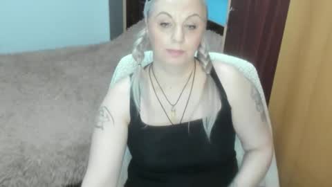 Snapshot of anngelynajoy chatting on 12.22.25 Anngel online show from 12.22.25