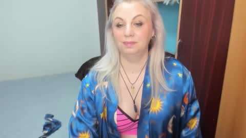 Snapshot of anngelynajoy chatting on 01.07.26 Anngel online show from 01.07.26