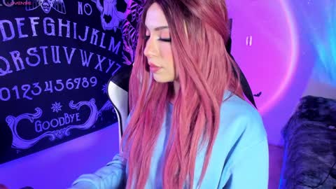 Snapshot of anni_420_ chatting on 12.10.24 Nikoll online show from 12.10.24