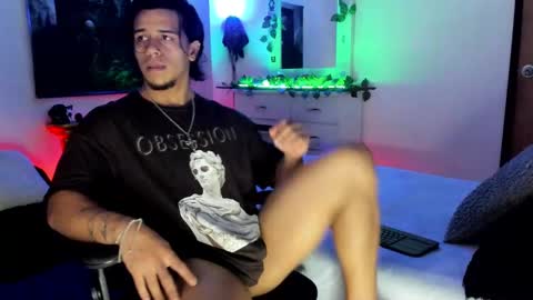 Snapshot of annibal_toro chatting on 02.25.25 darg online show from 02.25.25