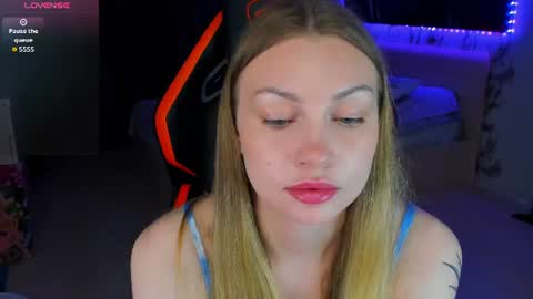 Snapshot of annie69kiss chatting on 07.29.26 Annie online show from 07.29.26