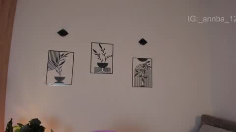 annie_barozzi online show from 05.04.26