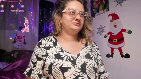 Snapshot of annie_bigboobs_ chatting on 12.20.24 Ana Bolena independent model online show from 12.20.24