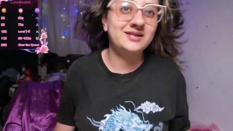 Snapshot of annie_bigboobs_ chatting on 01.17.25 Ana Bolena independent model online show from 01.17.25