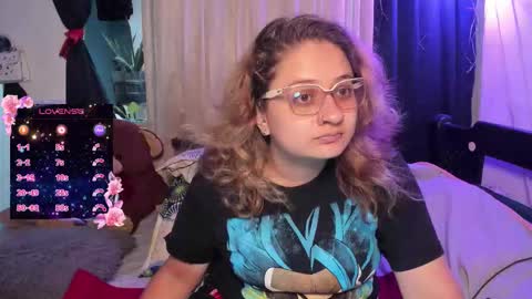 Snapshot of annie_bigboobs_ chatting on 10.16.25 Ana Bolena independent model online show from 10.16.25