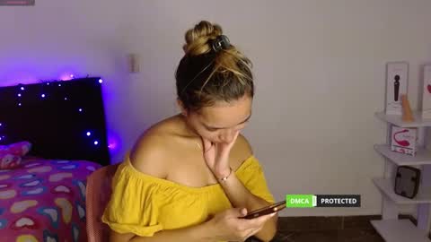 annie cherry independent model online show from 03.01.25