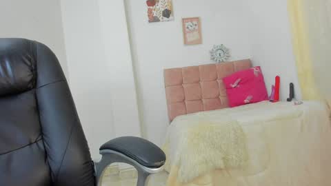 Anna online show from 01.17.25