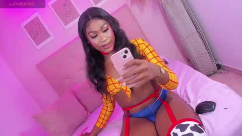 annie_dolce_ online show from 10.21.25