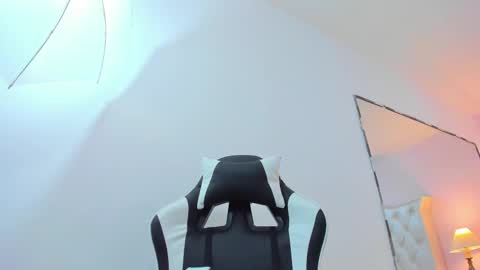 Annie online show from 10.07.25