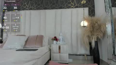 Snapshot of annie_loove_ chatting on 02.13.26 im annie online show from 02.13.26