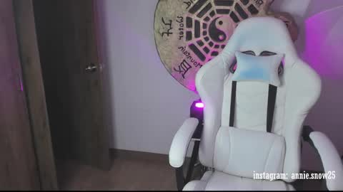 JEANNE no olvides seguirme dont forget follow me  uu online show from 02.22.25