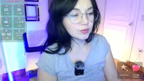 LAURA - A n n i e  S w a n online show from 02.20.25