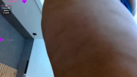 Annie Volker online show from 10.22.25