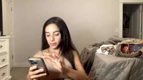 Snapshot of annie_xxx111 chatting on 10.28.25 annie_xxx111 online show from 10.28.25