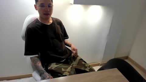 Annie And Leandro online show from 01.08.26