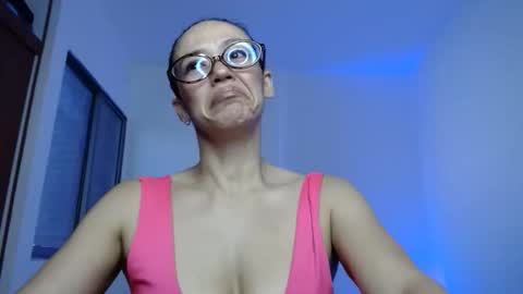 Annie online show from 04.07.26