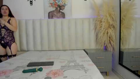 Annie online show from 04.14.26