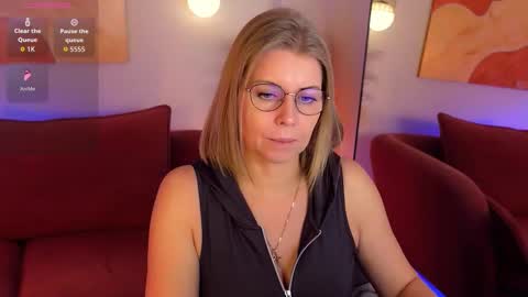 Snapshot of annielight chatting on 01.19.26 Annie online show from 01.19.26