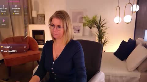 Snapshot of annielight chatting on 02.07.26 Annie online show from 02.07.26