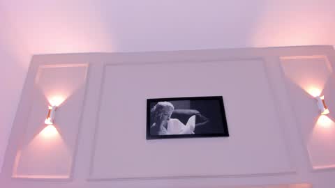 Snapshot of anniemartinezz chatting on 12.31.24 Annie online show from 12.31.24