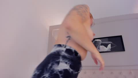 Snapshot of anniemartinezz chatting on 02.07.25 Annie online show from 02.07.25