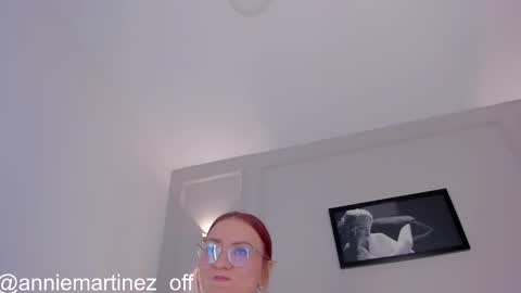 Snapshot of anniemartinezz chatting on 02.23.25 Annie online show from 02.23.25