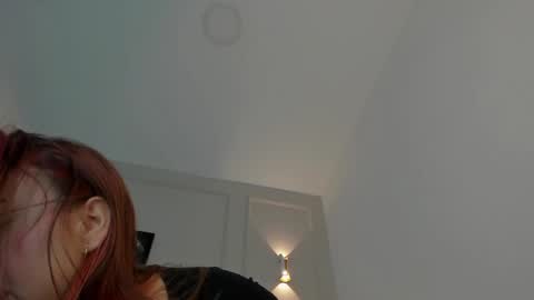 Snapshot of anniemartinezz chatting on 03.11.25 Annie online show from 03.11.25