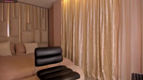 Snapshot of anniemonroe1 chatting on 10.31.25 Annie Monroe online show from 10.31.25