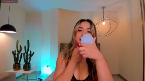 Snapshot of anniemonroe1 chatting on 12.05.25 Annie Monroe online show from 12.05.25