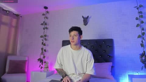 Snapshot of anniie_and_alex chatting on 12.03.24 Annie Alex online show from 12.03.24