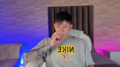 Snapshot of anniie_and_alex chatting on 01.03.25 Annie Alex online show from 01.03.25