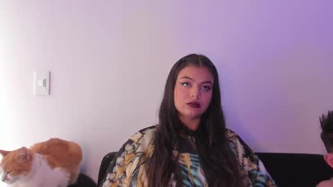 Snapshot of anniie_and_alex chatting on 02.08.25 Annie Alex online show from 02.08.25