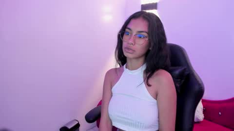 Annie Evans  online show from 01.21.25