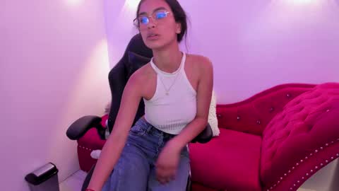 Annie Evans  online show from 01.21.25