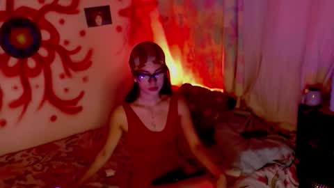 Annie Walker online show from 10.14.25