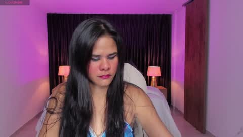 Anniiee online show from 01.22.25