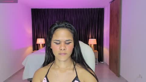 Anniiee online show from 02.08.25