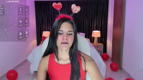 Anniiee online show from 02.14.25