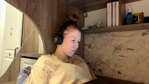 Kira online show from 04.10.26