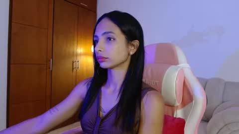 Snapshot of annitaserna chatting on 12.21.25 AnnaS online show from 12.21.25