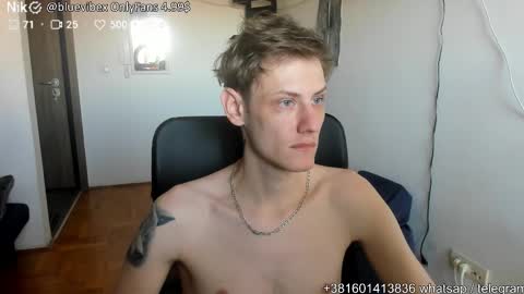 Snapshot of annonimsick chatting on 09.20.25 online show from 09.20.25