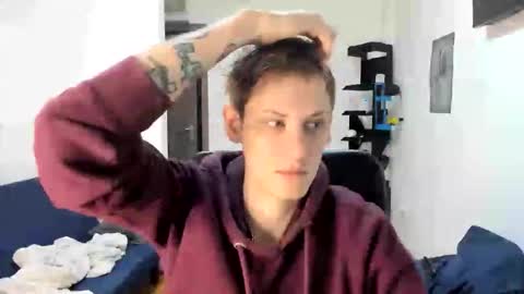 Snapshot of annonimsick chatting on 10.01.25 online show from 10.01.25